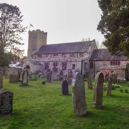 Greenside Traditional Overlooking Caldbecks Duck Pond