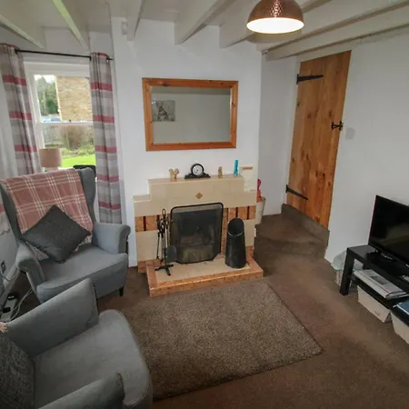 Greenside Traditional Overlooking Caldbecks Duck Pond *